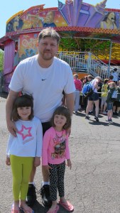 Todd, the father, Kayla and Kylie